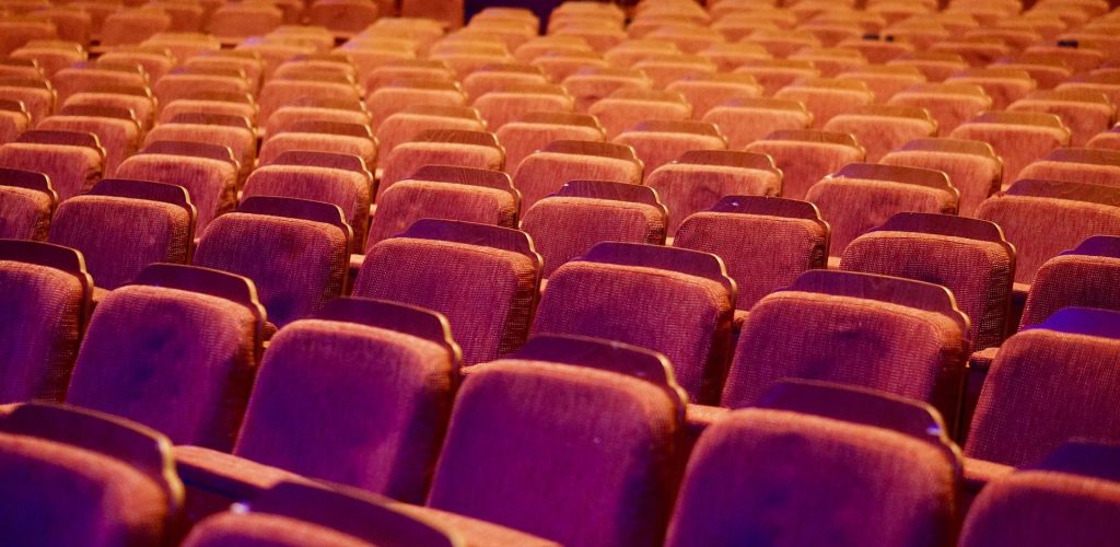 auditorium-3514584_1920-min